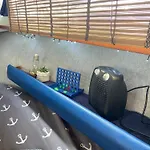 Cozy Boat In Nova Gaia, Porto Úszó hotel