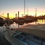 Cozy Boat In Nova Gaia, Porto *