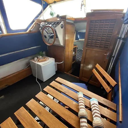 Cozy Boat In Nova Gaia, Porto