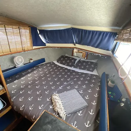 Cozy Boat In Nova Gaia, Porto 보트호텔 빌라노바데가이아