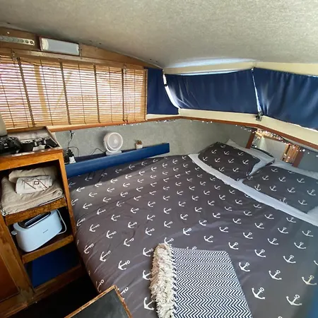 Cozy Boat In Nova Gaia, Porto