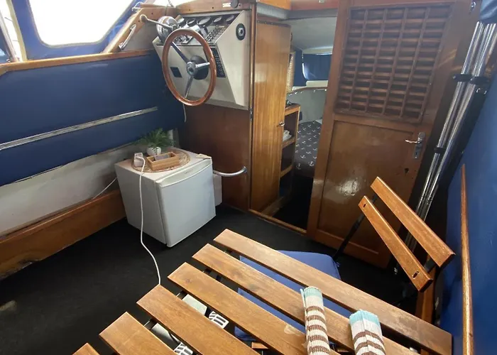 Cozy Boat In Nova Gaia, Porto