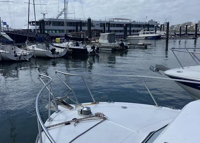 Botel Cozy Boat In Nova Gaia, Porto
