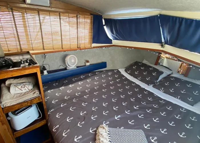 Cozy Boat In Nova Gaia, Porto