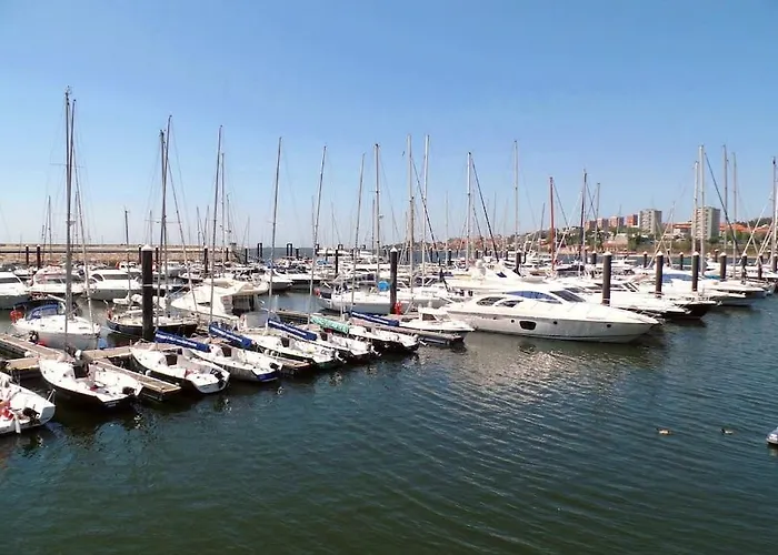 Cozy Boat In Nova Gaia, Porto