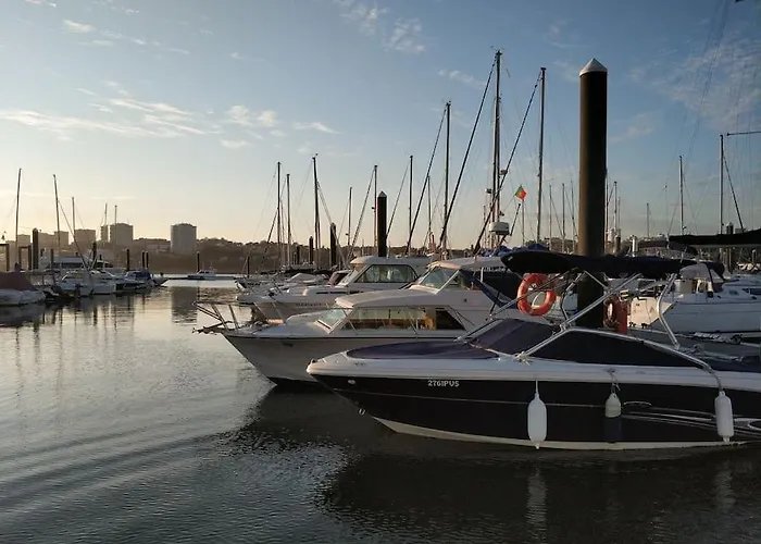 Ботель Cozy Boat In Nova Gaia, Porto *