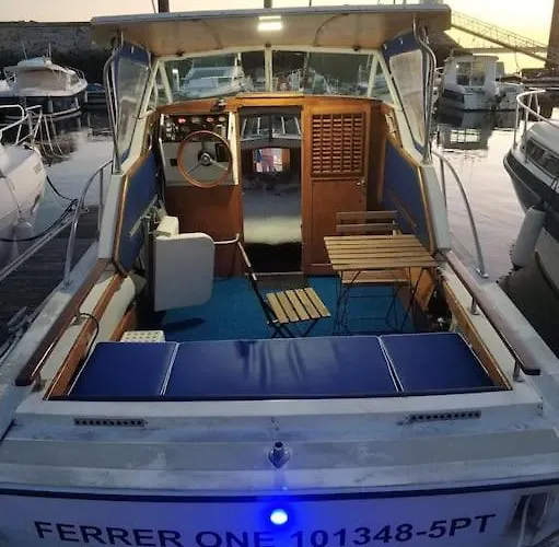 Ботель Cozy Boat In Nova Gaia, Porto *